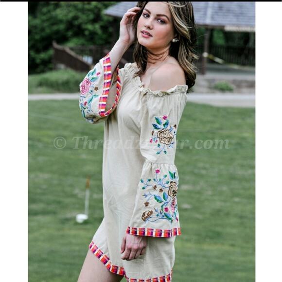 Velzera embroidered off shoulder bell sleeve dress small - Picture 3 of 6